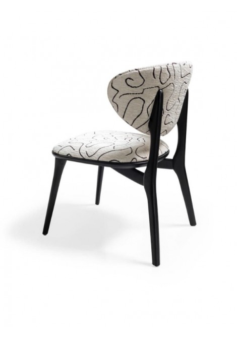 Μοντέρνα καρέκλα KR152 με μασίφ σκελετό και αλέκιαστο αδιάβροχο ύφασμα