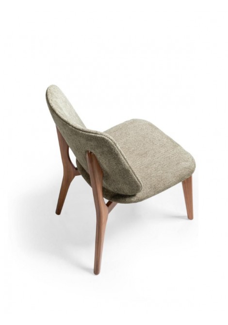 Μοντέρνα καρέκλα KR154 με μασίφ σκελετό και αλέκιαστο αδιάβροχο γκρι ύφασμα.