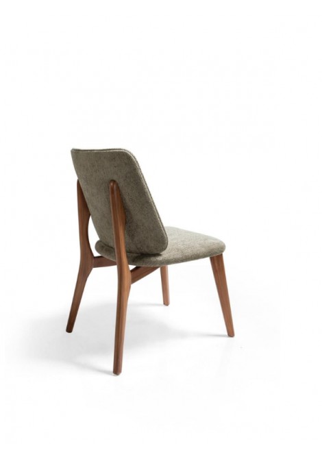 Μοντέρνα καρέκλα KR154 με μασίφ σκελετό και αλέκιαστο αδιάβροχο γκρι ύφασμα.