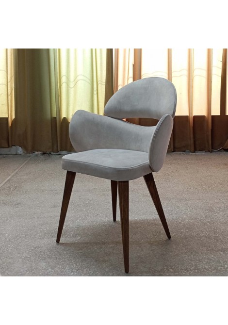 Καρέκλα τραπεζαρίας υφασμάτινη γκρι του πάγου με ]ξύλινο σκελετό