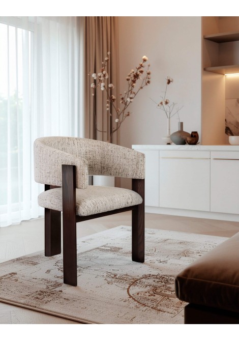 Μοντέρνα καρέκλα πολυθρόνα KR163 με σκελετό από ξύλο δρυς και αλέκιαστο αδιάβροχο ύφασμα σε μπεζ απόχρωση